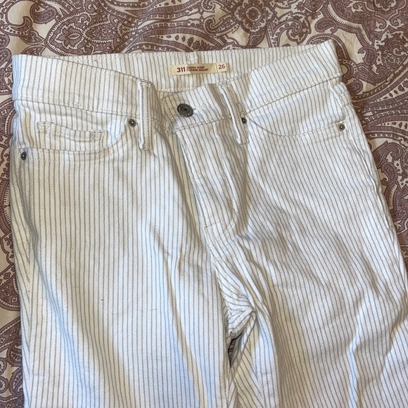 Levi’s 311 Shaping Skinny Jeans. - Picture 2 of 3